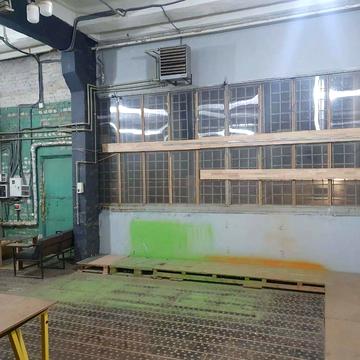 Будівельників вул., 23