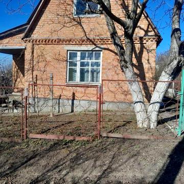 Затишний дачний будинок з ділянкою 6 сот.