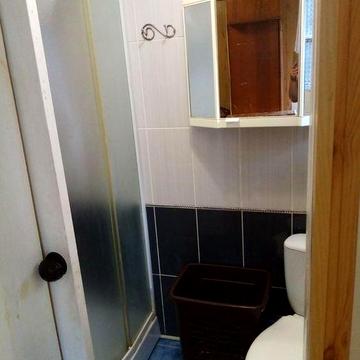 Сдам часть дома- 1квмн.Є окремо гараж великий.пр.Металлургов.