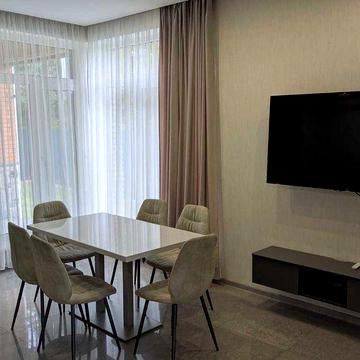 Здається елітний будинок!