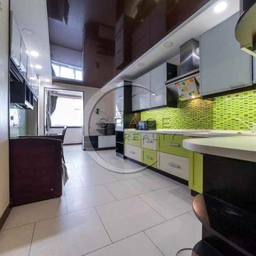 Продаж 3-кімнатної квартири 213 м²  Лобановського, 4в