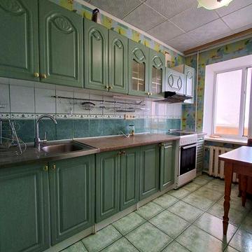 З кімнатна квартира ЦЕНТР міста вул Поезії