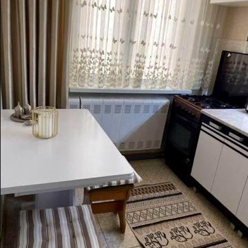 Продам 2 кім в центрі