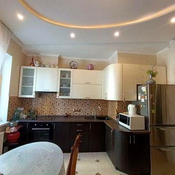 Продаж двокімнатної  квартири з ремонтом, Лаврухіна 12