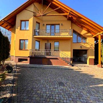 Продаж будинку 298 м² у районі Роша Низ, Чернівці