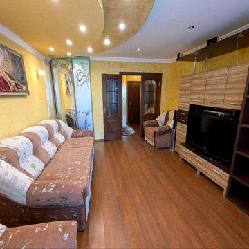 Продається двокімнатна квартира на вулиці Володимирській