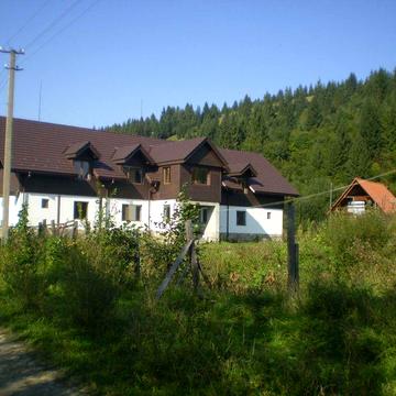 Продаж будівлі з ділянкою, с. Ізки, Закарпатська область