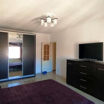 Продам 2х кімнатну квартиру на Грушевського 17г Бровари