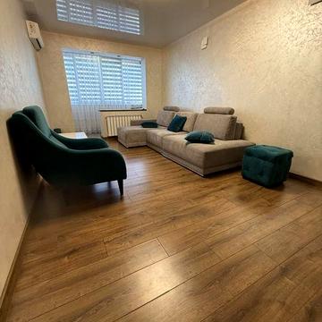 Продається затишна 3х кім. на Митниці з неймовірним краєвидом. Новинка