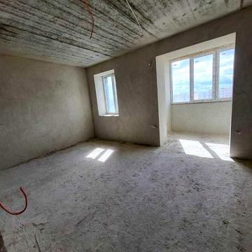 Продається гарна 2 кім квартира з практичним плануванням.