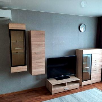 1 комнатная Победа своя долгосрочная.