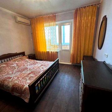 3к, вул. Братства Тарасівців 10А, м. Харківська 5 хв..