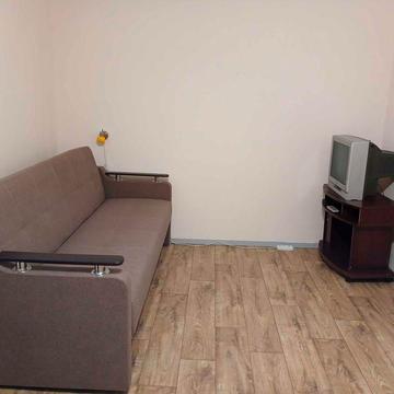 Здаю 2к-ру,Газ-плита!2-поверх!ст.метроЧернігівська,ст.м.Почайна