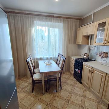 Андрія Мельника вул., 14