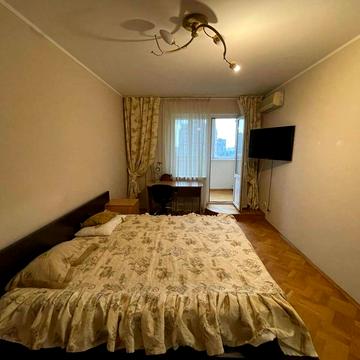 Миколи Голего вул. (Лебедєва-Кумача), 12