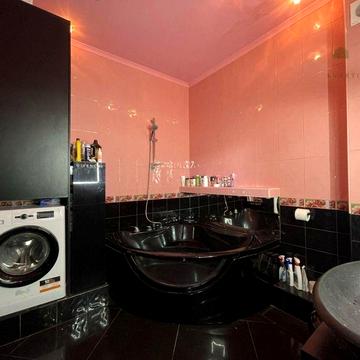 Продам 3-комнатную квартиру по ул. Москалевская