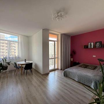 Здається квартира Аркадія