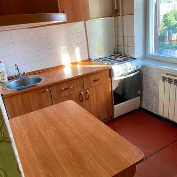 Оренда  3 кімнатноі  квартири  пр Бондарський 19 метро Почайна  є Газ