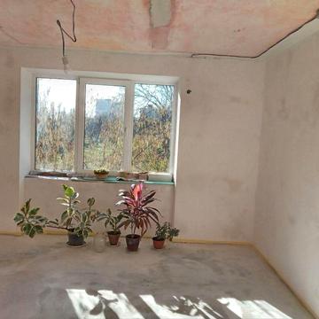 2-к квартира. Другий поверх. 54 м². Сонячна сторона.