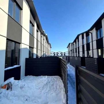 Таунхаус48 м² з паркомісцем і двориком. Розтермінування. 20 хв метро