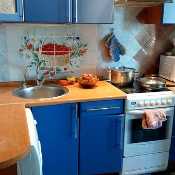 Хорольська вул., 3