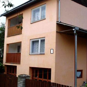 Продається житловий будинок в м. Рахів