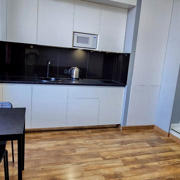 Гната Хоткевича вул. (Червоногвардійська), 8