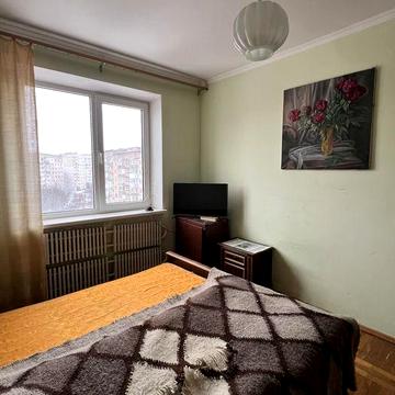 Продаж 2-х кімнатна  квартира в. Київська