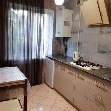 Чудова локація, 2-кімнатна квартира 48 м² по вул Варшавська