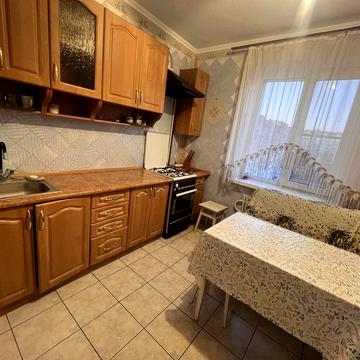 Оренда 3 к квартири на Озерній