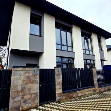 Івана Багряного вул., 33