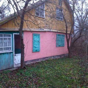 Продам дачу в районі 4 школи