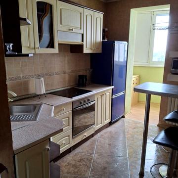 Академіка Корольова вул., 17