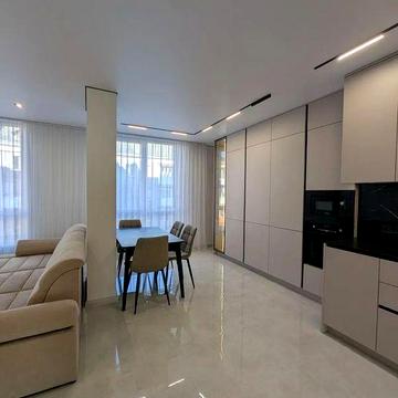 Трикімнатна квартира новобудова р-н вул.Коновальця