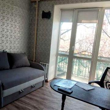 Продам из.гостинку с мебелью и техникой  на Леваде