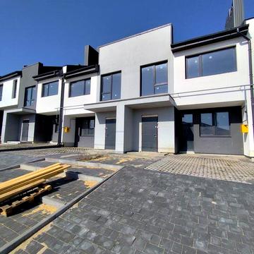 Продам котедж з міськими комунікаціями. Р-н Щасливе