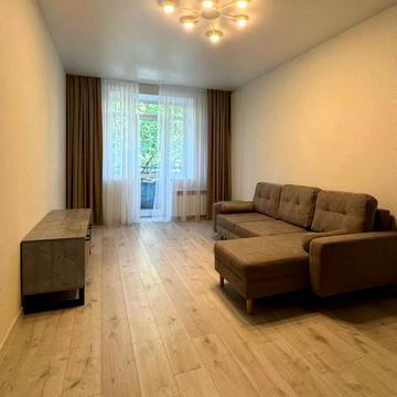 Білоруська вул., 7