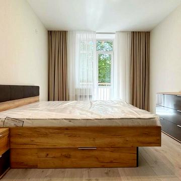 Білоруська вул., 7