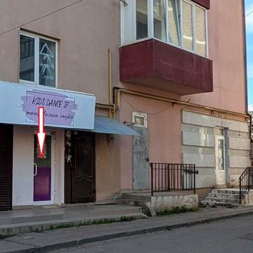 Українська вул., 5