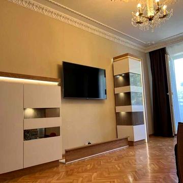 Здам простору 2-кімнатну квартиру, Набережна Перемоги