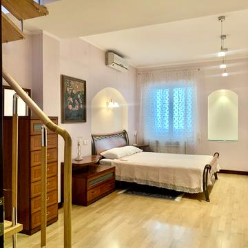 Ярославів Вал вул., 17-А