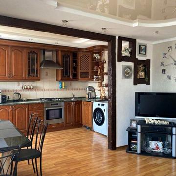 Продам 3 к кв з ремонтом біля м Холодна гора