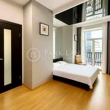 Продаж 3-кімнатної квартири в самому центрі Києва — вул. Басейна, 17