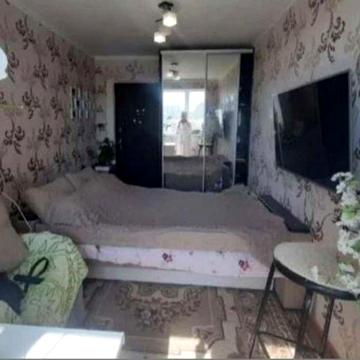 Продам хорошую комнату в коммуне , 17 м , в высотном доме.