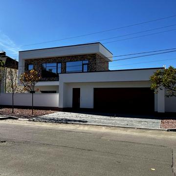 Княгині Ольги вул., 12