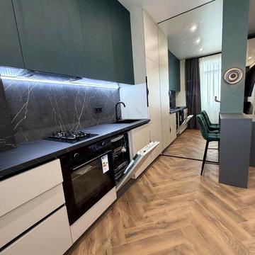 Продам нову квартиру з дизайнерським ремонтом Жк Пелюстковий