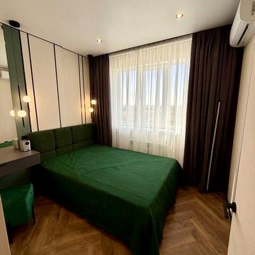 Продам нову квартиру з дизайнерським ремонтом Жк Пелюстковий