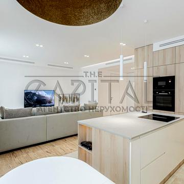 Саперне Поле вул., 3