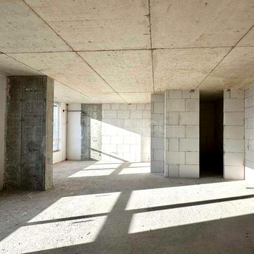 1 кім квартира поруч міського озера, гарна інвестиція