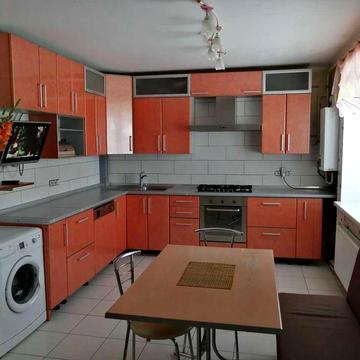 Продаж просторої 4-кімнатної квартири на вул. Харківська (р-н СКД)